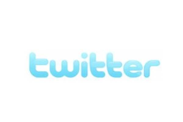 Give You 2000+ Real Twitter Followers In Your Twitter Account Without Password