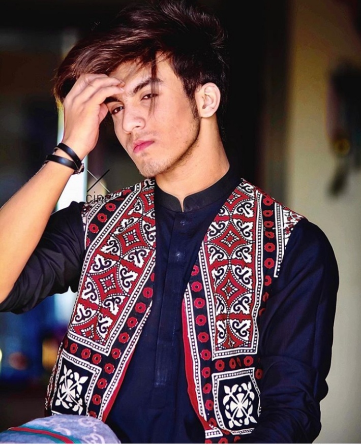 I Will create quality logo and deliver in short time 