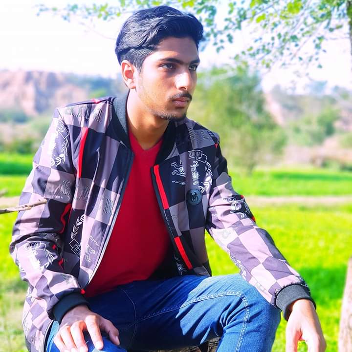 I am a great Graphic designer. I can design great logos for you.