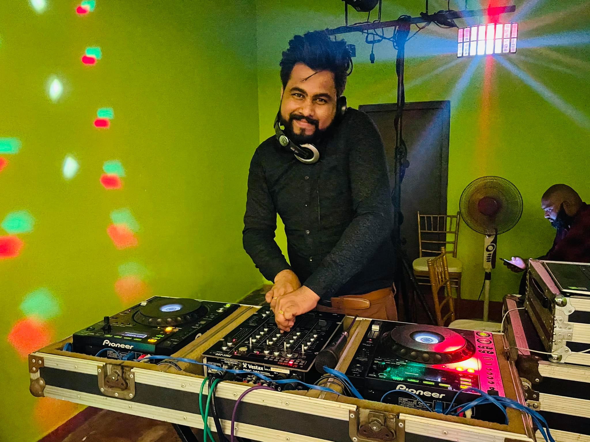 create a custom dj set or mix for you