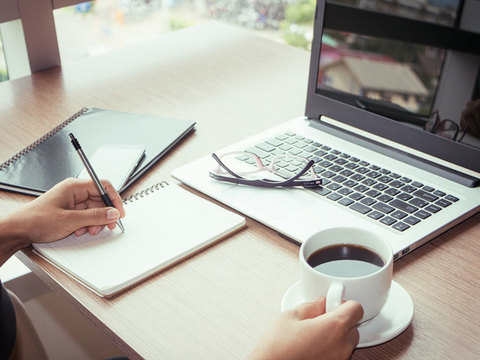 Compelling Content Architect | Unlock the Power of Persuasive Words for Your Audience