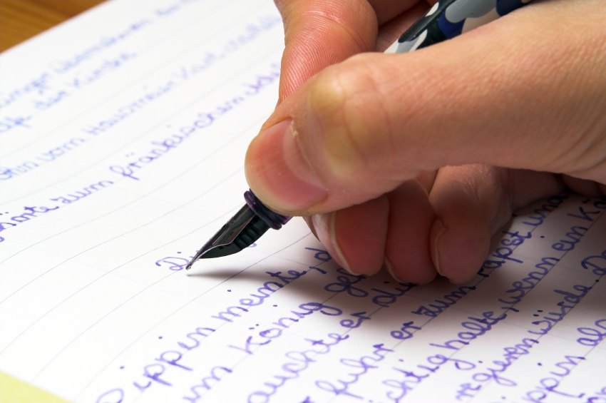 write 200 to 300 word article in korean