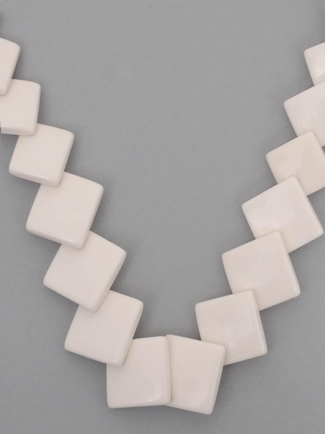 create a white indian necklace