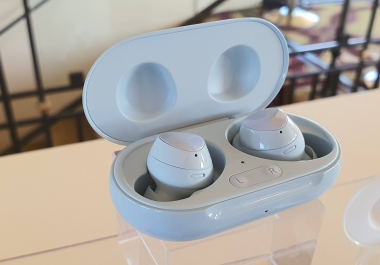 I will remove background from 20 images Professionally from your E-commerce products,  from documents