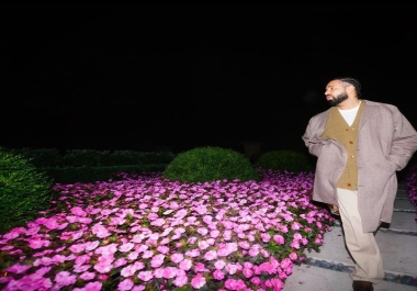 Master Wordsmith and Professional Article Writer Extraordinaire