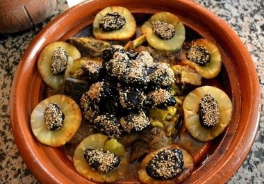 l teach you how to cook Moroccan tajine with meat and plum